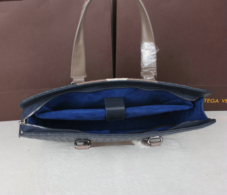 Bottega Veneta intrecciato VN briefcase M90008 blue